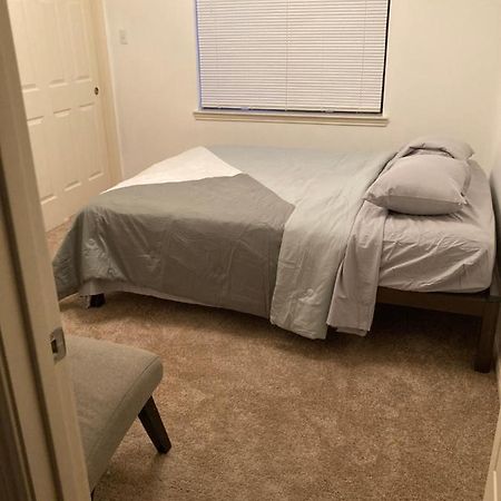 Lovely Downtown Room #2 No Smoking No Kids Second Floor Houston Exterior photo