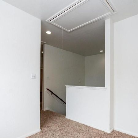 Lovely Downtown Room #2 No Smoking No Kids Second Floor Houston Exterior photo